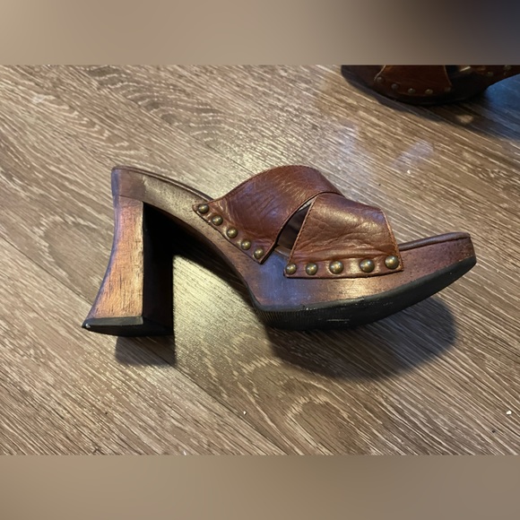Vintage Steve Madden Brown Wooden Heels - Picture 4 of 8
